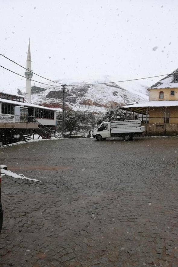 Sabaha karşı etkisini arttırdı! Her yer beyaza büründü 9