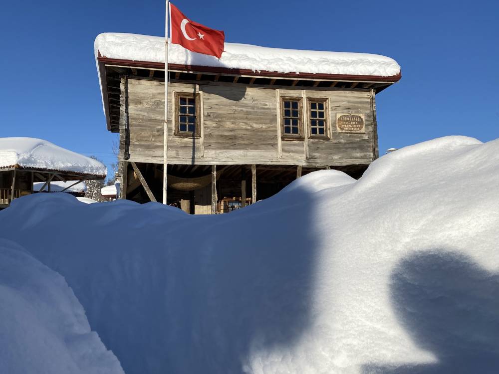 Ambarköy Açık Hava Müzesi beyaza büründü - samsun haber 6