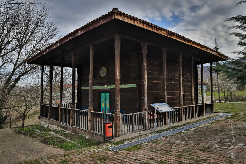 423 yıllık Bekdemir Cami tarihe ayna tutuyor 17