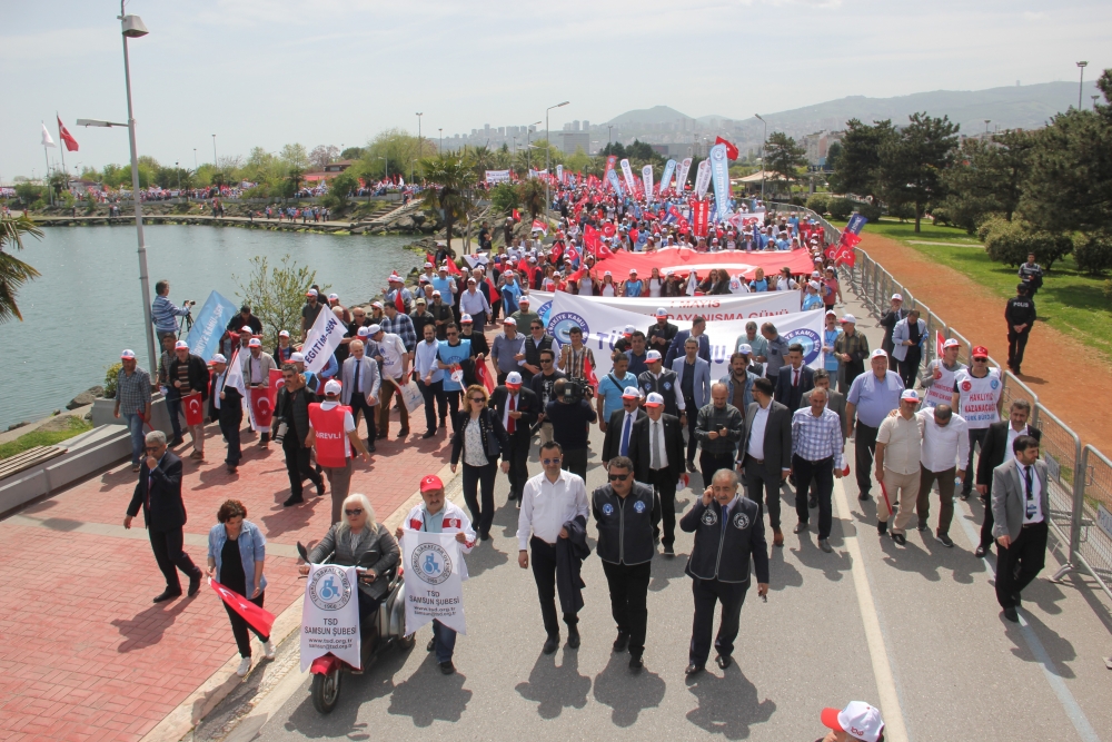 Türkiye Kamu-Sen 1 Mayıs'ı Samsun'da kutladı 12