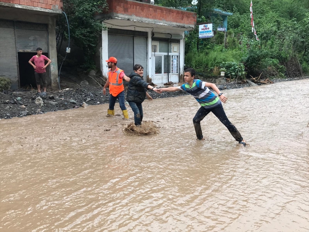 Araklı’da kare kare  felaket 7