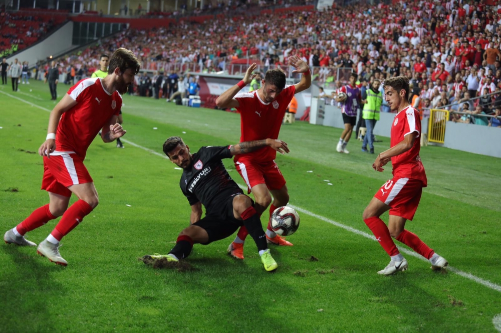 SAMSUNSPOR EVİNDE MUTLU 10