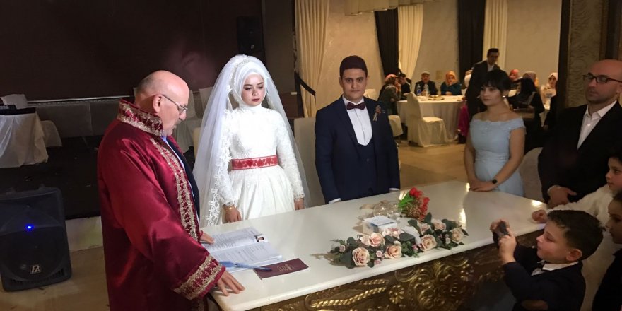 Nikah memurunun nikahını Başkan Kul kıydı