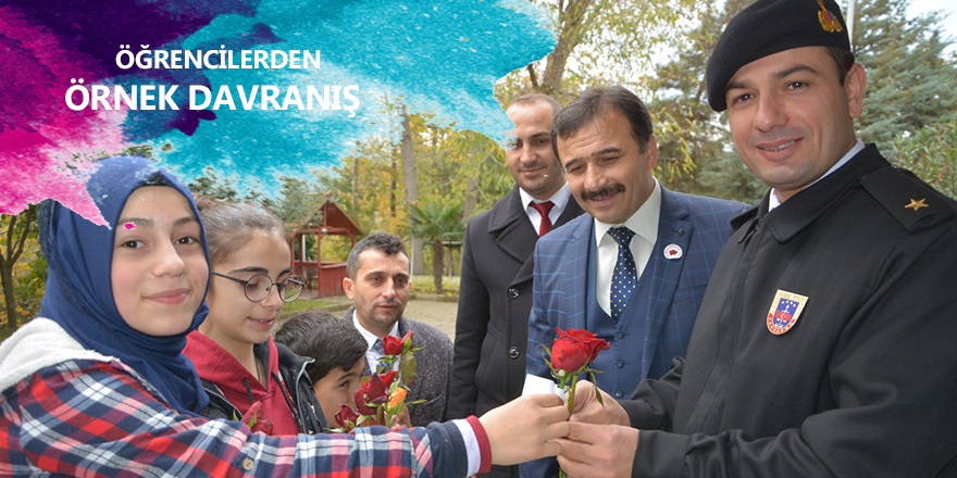 Öğrencilerden örnek davranış