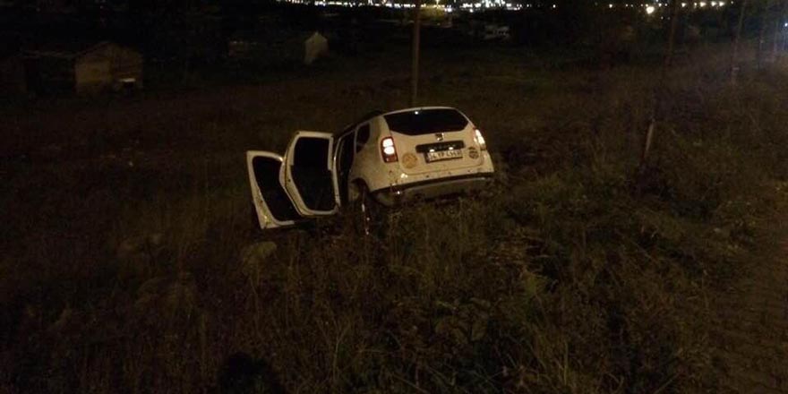 Dur ihtarına uymayan sürücü polislere çarparak kaçtı 1 şehit 2 yaralı