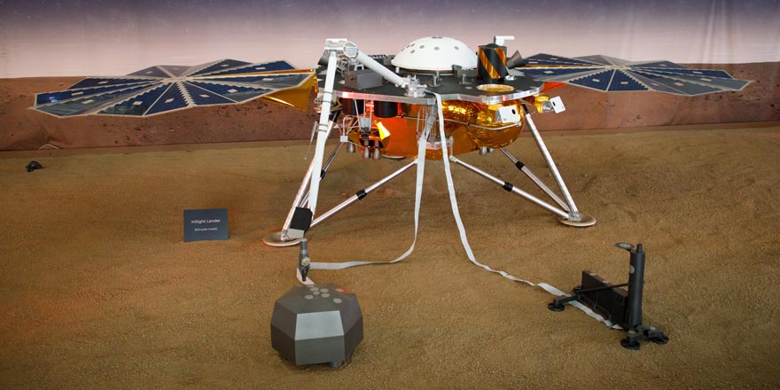 NASA'nın uzay aracı InSight Mars'a indi