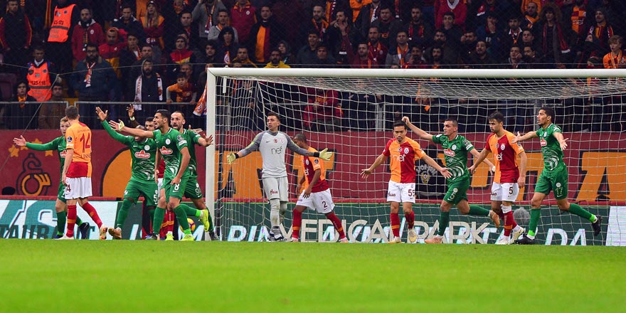 Galatasaray evinde 4 maçtır kazanamıyor