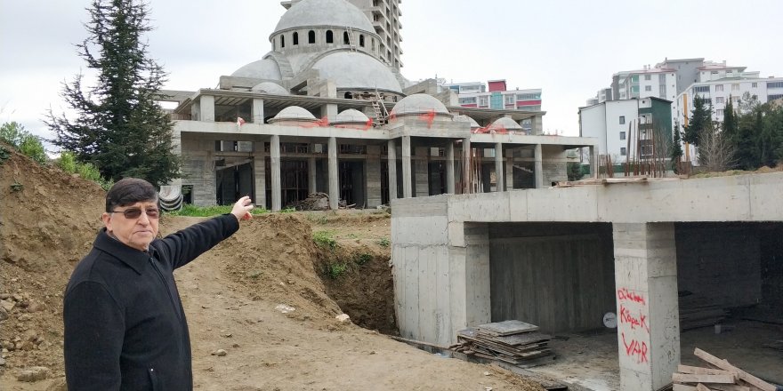 Hırsızlar cami inşaatının demir kalıp direklerini çaldı 