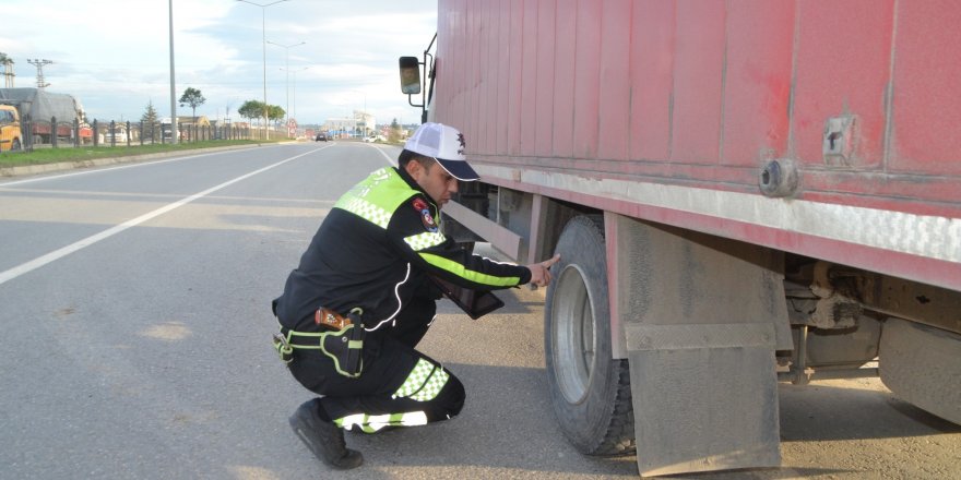 Bafra'da kış lastiği denetimi 