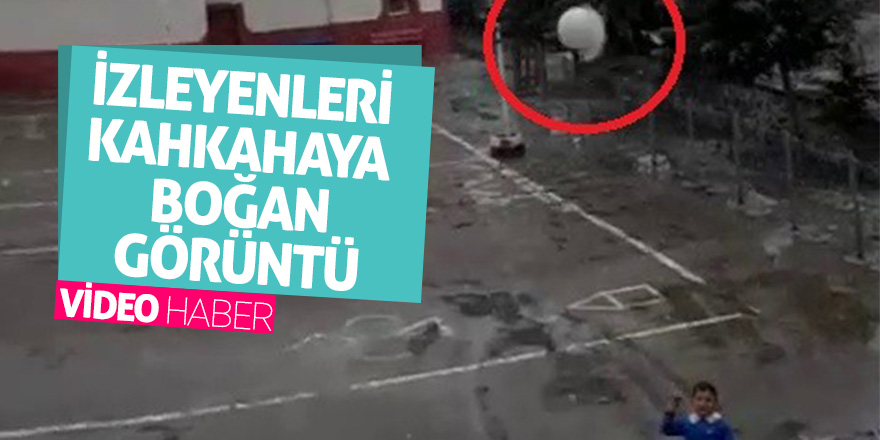 İzleyenler kahkahaya boğan görüntü 