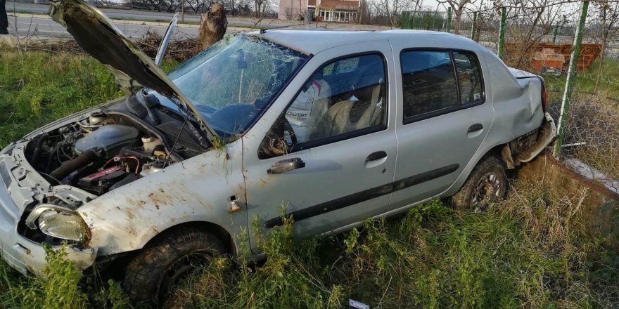 Otomobil yoldan çıkarak takla attı: 3 yaralı 