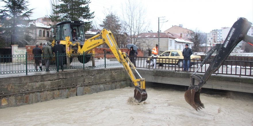 Samsun’da taşma noktasına gelen dere korkuttu