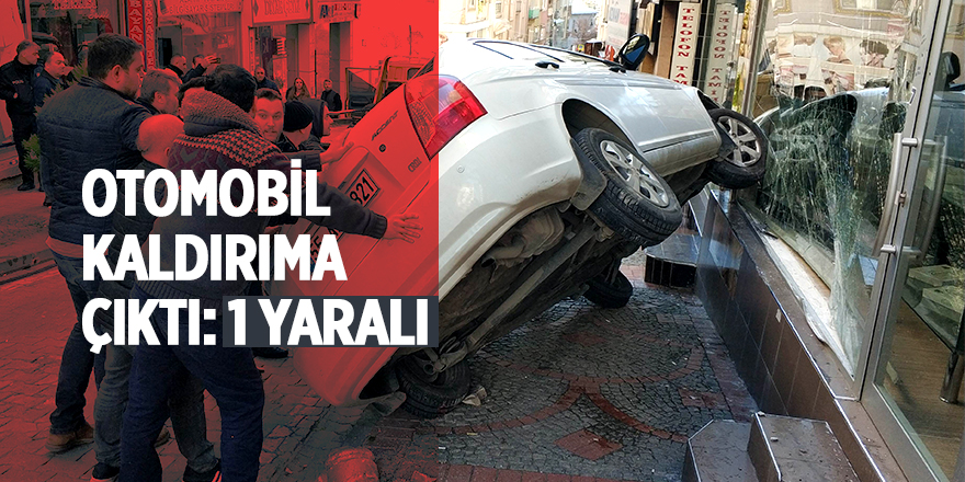 Otomobil kaldırıma çıktı: 1 yaralı