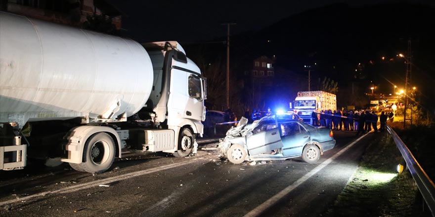 Otomobil ile akaryakıt tankeri çarpıştı: 1 ölü