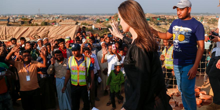 Angelina Jolie, Arakanlı Müslümanları ziyaret etti