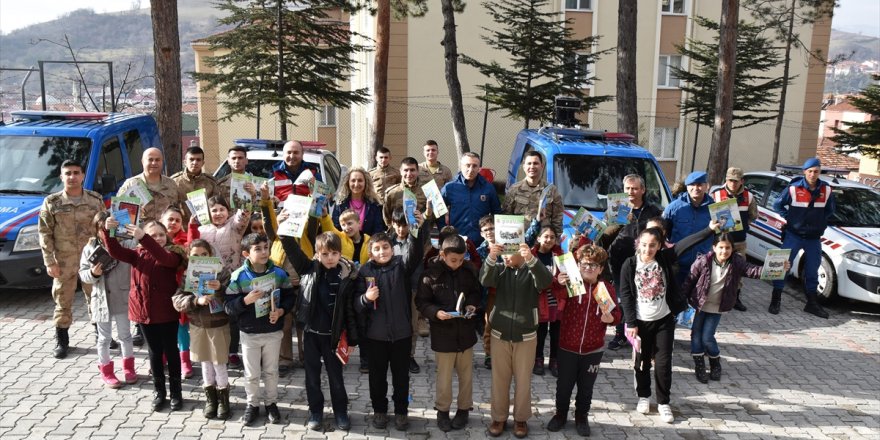 İlkokul öğrencilerinden jandarmaya ziyaret