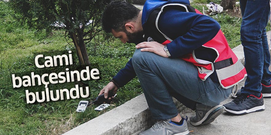 Samsun'da cami bahçesinde 4 adet telefon bulundu