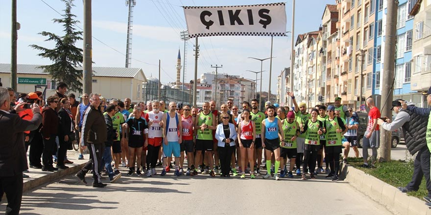 Bafra'da Uğur Mumcu ve Gaffar Okan'ı anma koşusu