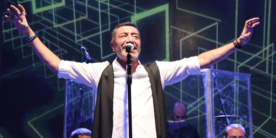 Hakan Altun lösemili çocuklar yararına konser verdi