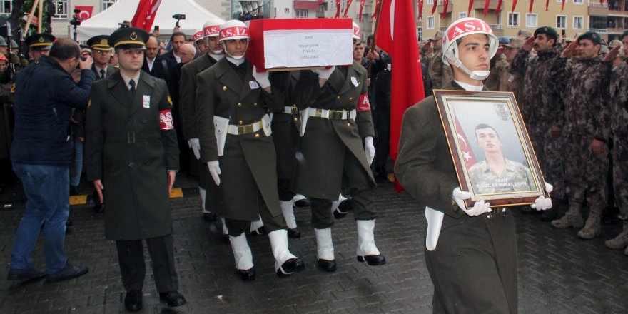 Şehit er Murat Şahin son yolculuğuna uğurlandı