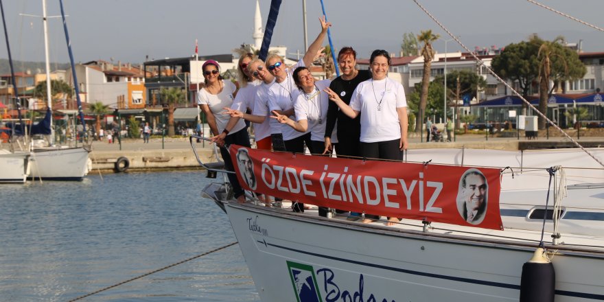 Samsun’a ulaşmak için yelken açan 3 maceracı kadın Burhaniye'ye ulaştı