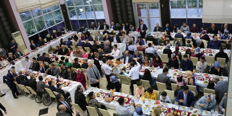 Şehit yakınları ve gaziler iftarda buluştu