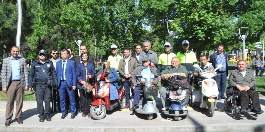 Engelliler Haftası'nda uygulamalı öncelik yayanın öncelik hayatın 