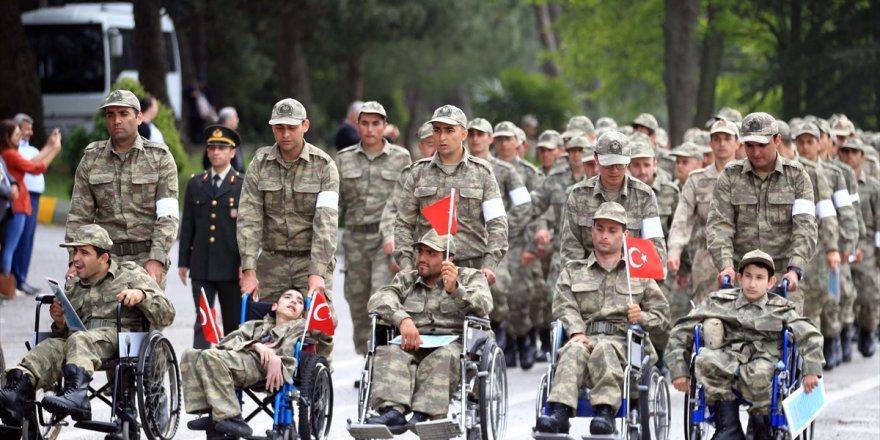 Engellilerin bir günlük temsili askerlik heyecanı