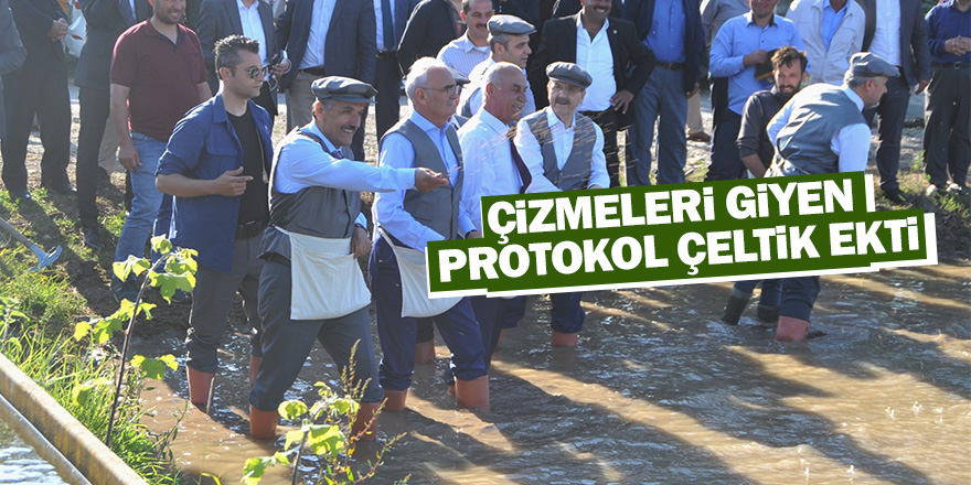 Çizmeleri giyen protokol çeltik ekti