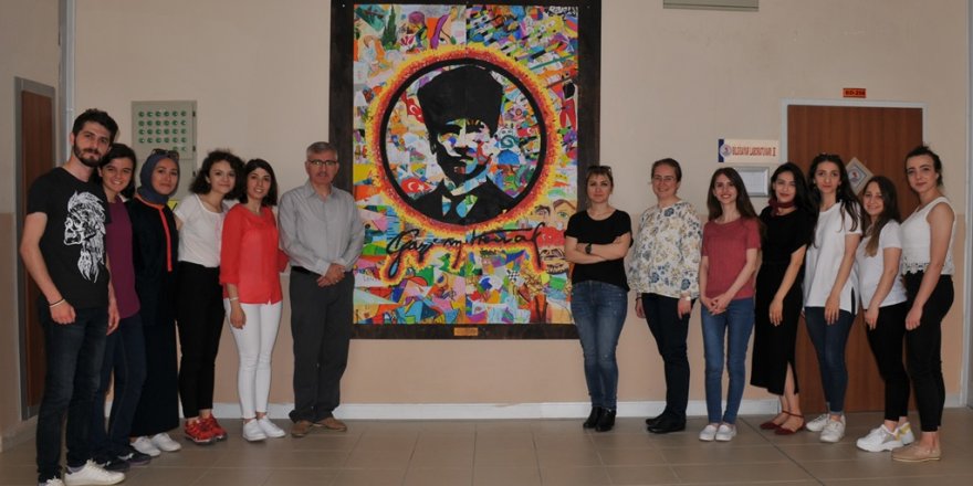 100 farklı çocuk resminden Atatürk panosu yaptılar