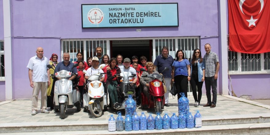 Bafra'da öğrencilerden mavi kapak kampanyasına destek 