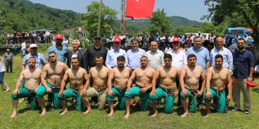 Ordu'da güreşler nefes kesti