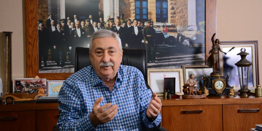 Palandöken: "Çocuklar yaz tatillerini bilgisayar başında geçirmemeli"