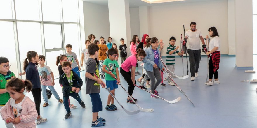 Samsun'da buz hokeyi branşının altyapı temeli atıldı 