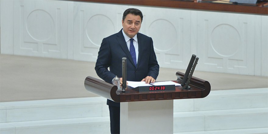 Ali Babacan istifa dilekçesini AK Parti'ye verdi