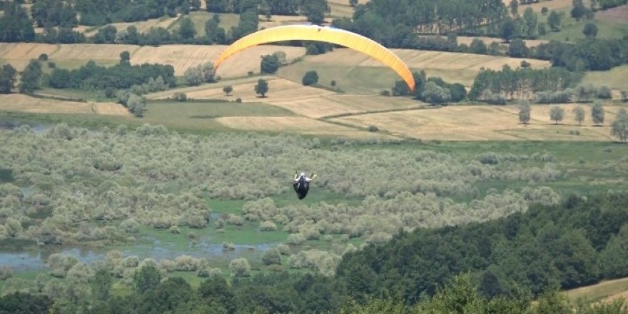 Ladik'te yamaç paraşütü etkinliği gerçekleştirildi