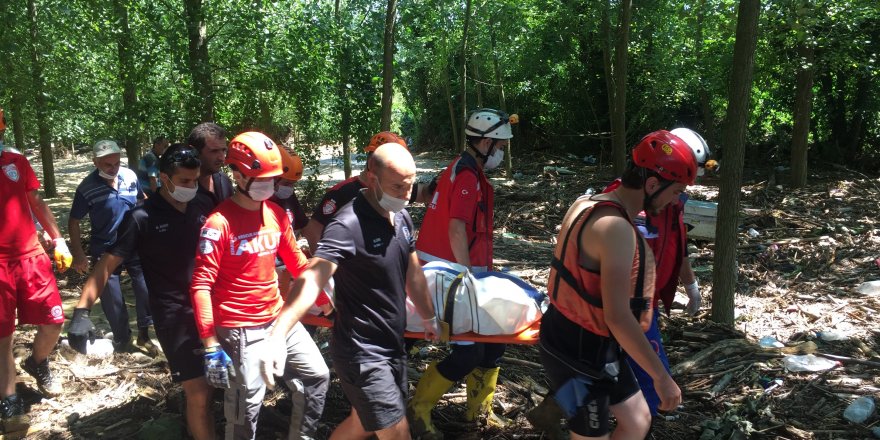 Düzce'de kayıp 6 kişiden birinin cansız bedenine ulaşıldı