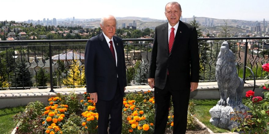 Cumhurbaşkanı Erdoğan, Devlet Bahçeli'yi evinde ziyaret etti