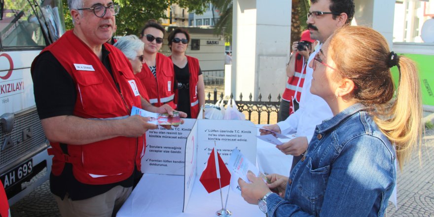 Kızılay, kurban kampanyasını vatandaşlara anlattı 