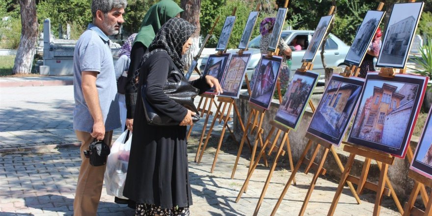 Mezarlıkta 'Ağlayan Evler' fotoğraf sergisi