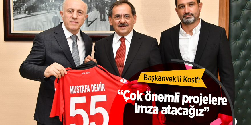 Samsunspor’dan Başkan Demir ve meclis üyelerine forma jesti