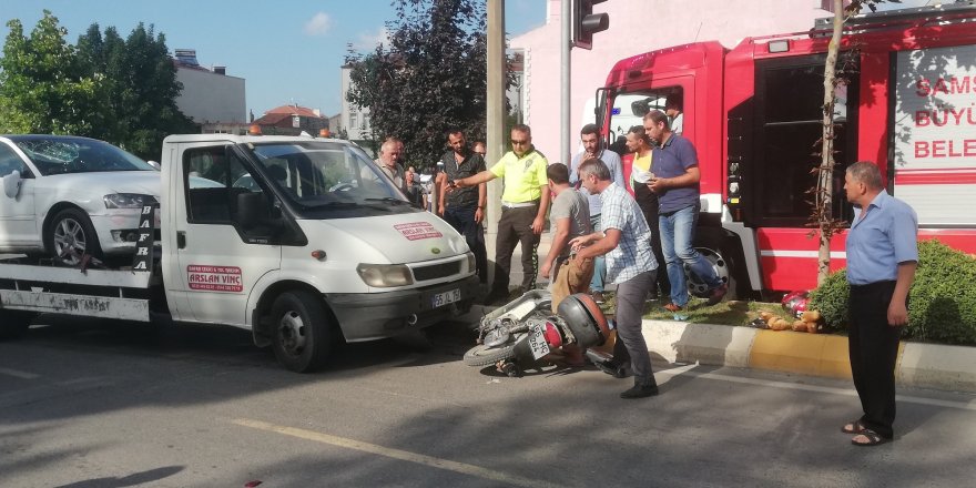 Samsun'da çekici ile motosiklet çarpıştı: 1 yaralı