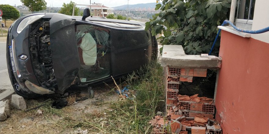 Samsun'da otomobil evin duvarına çarptı: 1 yaralı