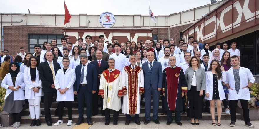 OMÜ Tıp Fakültesi öğrencilerinin beyaz önlük heyecanı