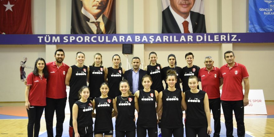 Samsun Anakent Voleybol Takımı Elbistan Maçına Hazırlanıyor