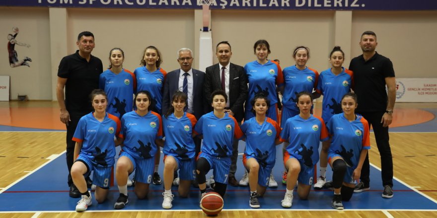 İlkadım sporda başarıya doymuyor