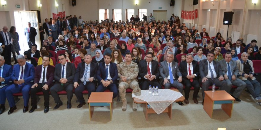 Alaçam'da Öğretmenler Günü kutlandı