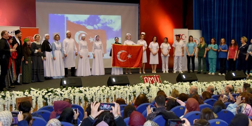 Samsun'da hemşireler defile yaptı