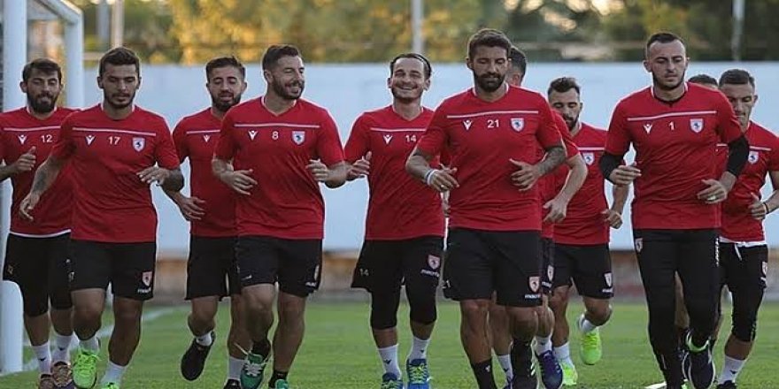 Samsunsporlu futbolcu ameliyat oldu 