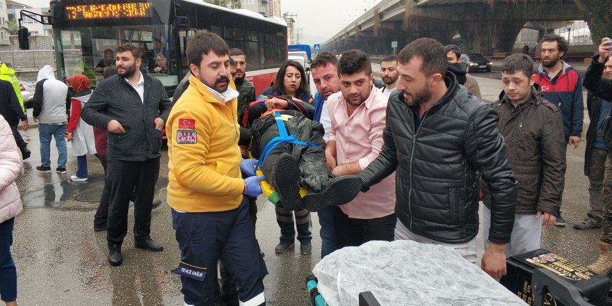 Samsun'da motosiklet ile otomobil çarpıştı: 1 yaralı